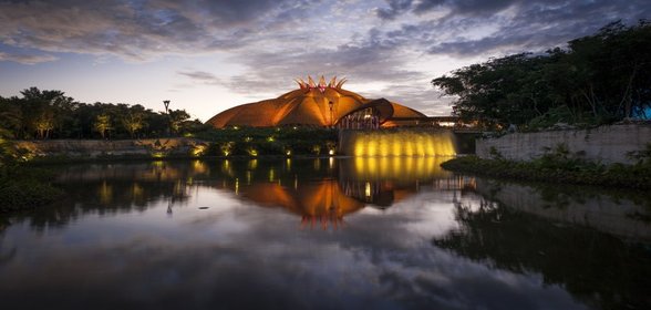 Veja JOYÀ, do Cirque du Soleil, em Riviera Maya.