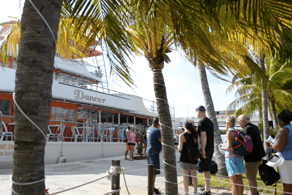 Catamarã do tour Dancer Cruise, Cancun