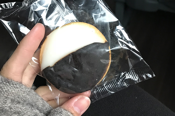 Black and white cookie mencionado na série Seinfeld, em Nova York