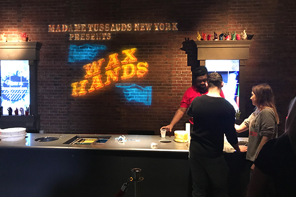 Wax Hands, atividade para fazer uma escultura da sua própria mão em cera no Madame Tussauds de Nova York